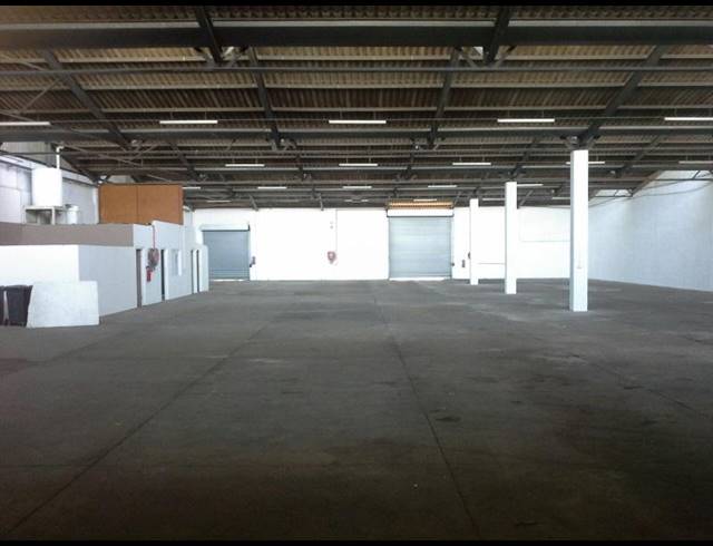 1,810M² FACTORY TO LET IN EPPING INDUSTRIAL